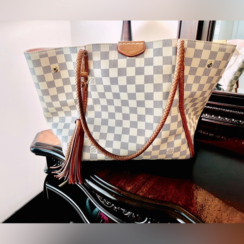 COPY - AUTHENTIC Louis Vuitton Propriano